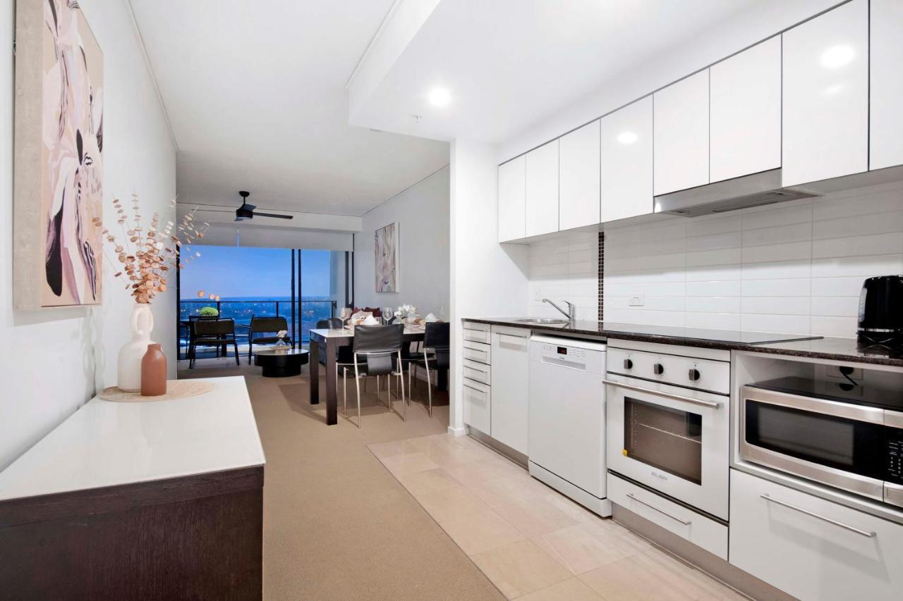 Sierra Grand Broadbeach - Self Contained & Privately Managed Apartments Gold Coast Exterior photo