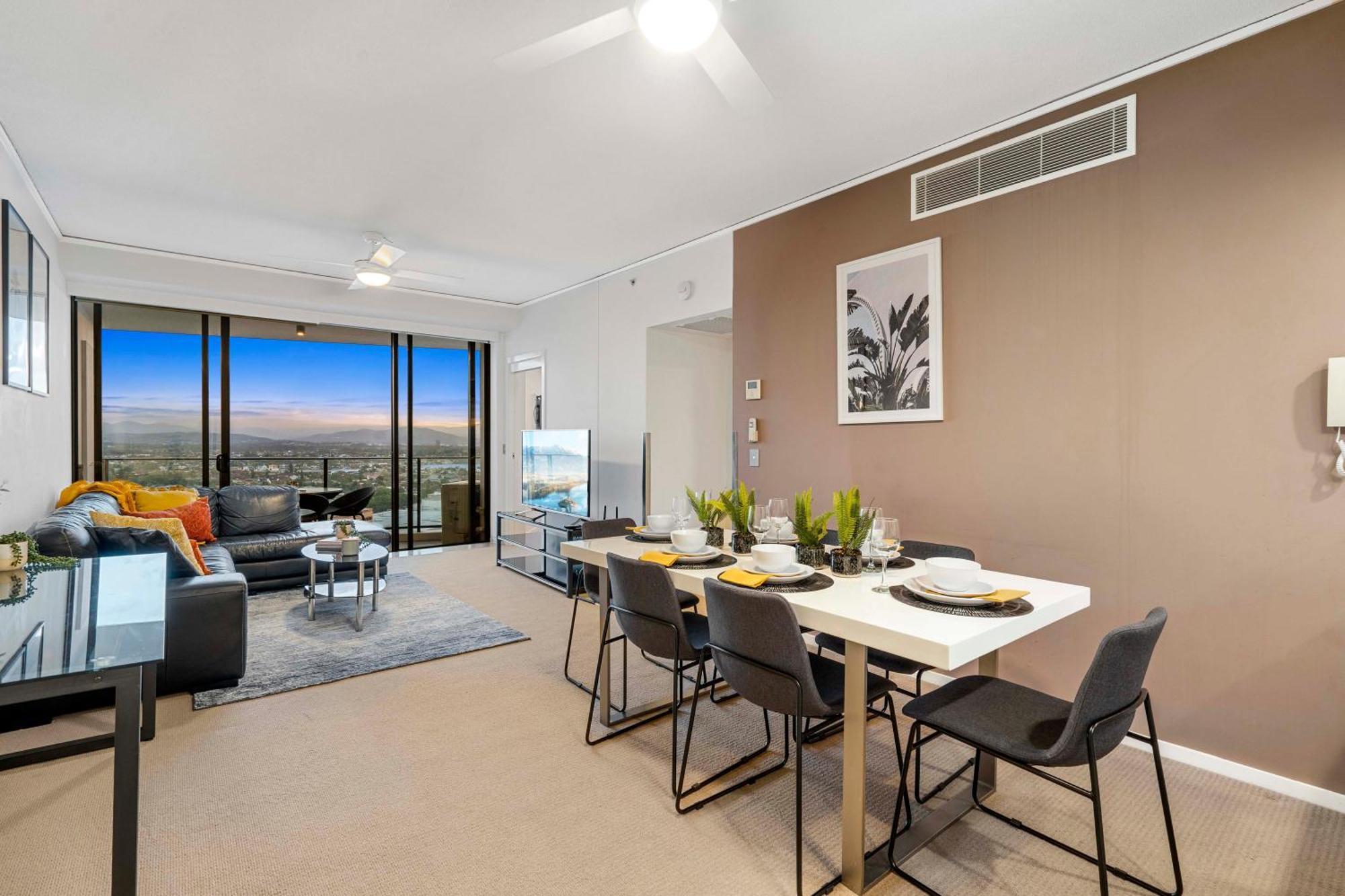 Sierra Grand Broadbeach - Self Contained & Privately Managed Apartments Gold Coast Exterior photo
