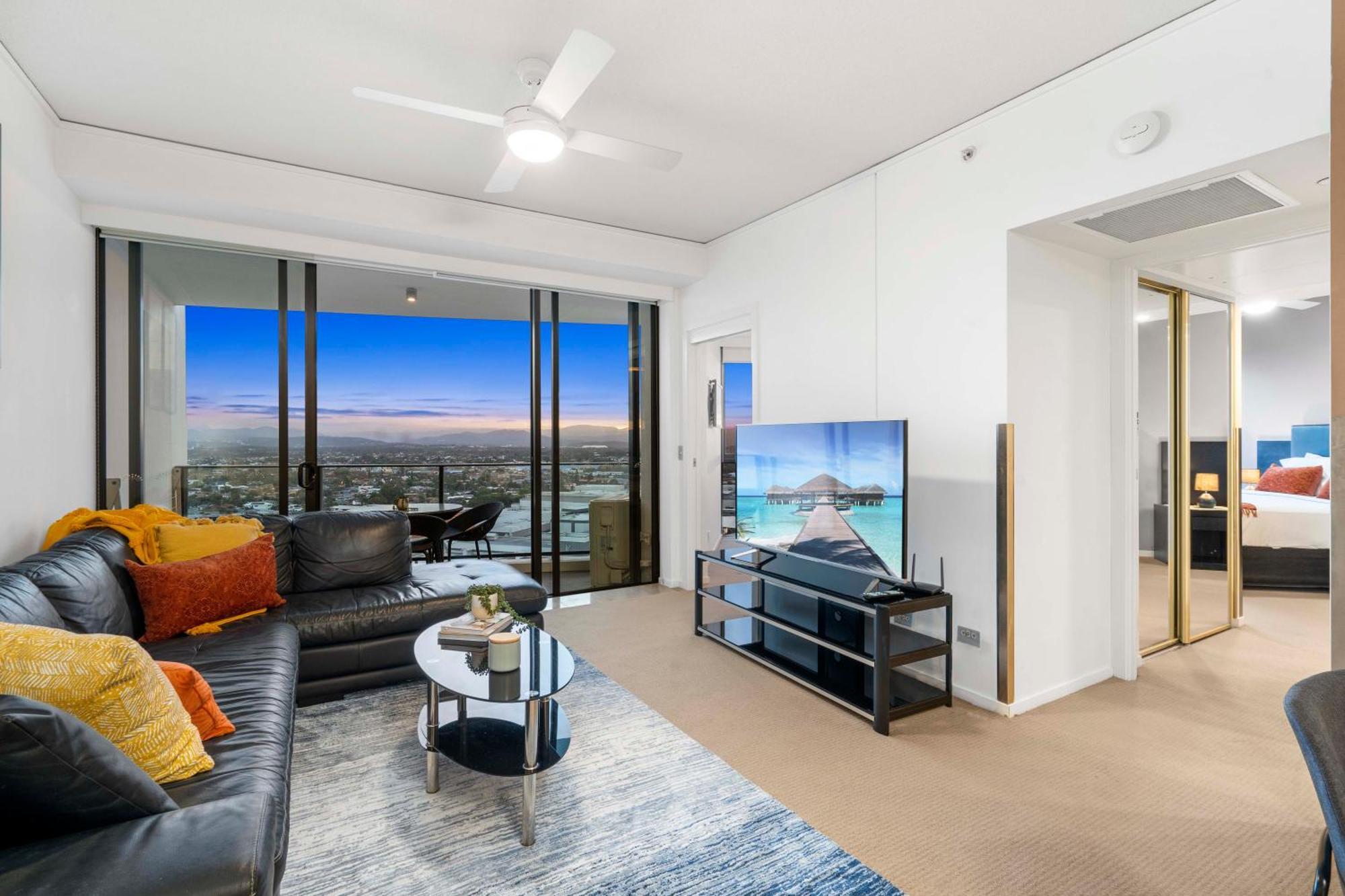 Sierra Grand Broadbeach - Self Contained & Privately Managed Apartments Gold Coast Exterior photo